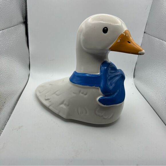 - Vintage hand painted goose cookie jar with flaws - Picture 7 of 10